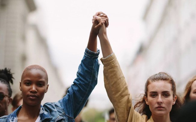 Nem tudo são flores no Dia Internacional da Mulher