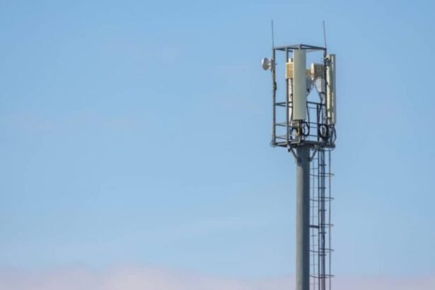 Torre com antena 5G