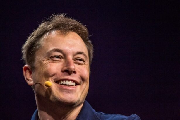 Elon Musk volta a chamar Moraes de “ditador” e diz que ministro tem Lula “na coleira”