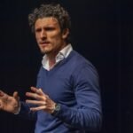 Marcéu Pierrotti reflete sobre fragilidade masculina e paternidade em espetáculo teatral