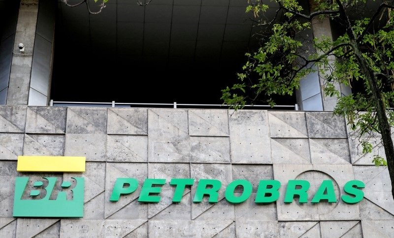 Petrobras vende ativos e reativa fábrica de fertilizantes; dividendos de RD e Valid