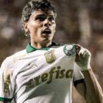 Time misto dá conta do recado, e Palmeiras bate Vitória no Brasileiro