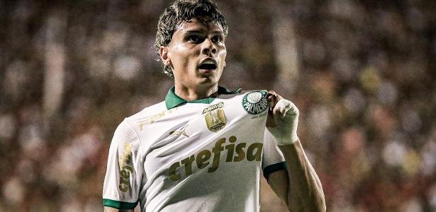 Time misto dá conta do recado, e Palmeiras bate Vitória no Brasileiro