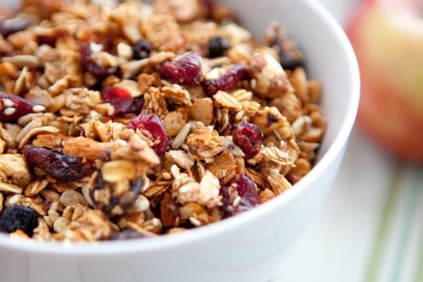 Granola: mistura é nutritiva, mas é preciso escolher bem para garantir os benefícios; entenda