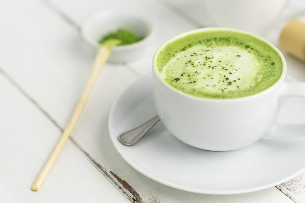 Matcha: 8 benefícios que esse chá verde mais potente traz para o corpo e o cérebro