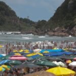 Turistas relatam ‘surto de virose’ no litoral de SP; casos passam de 2 mil no Guarujá